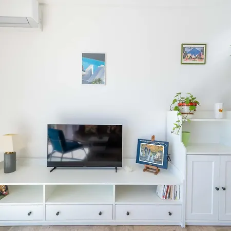 Apartment 2-br With Terrace Near Centre Cannes