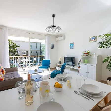 Apartment 2-br With Terrace Near Centre *