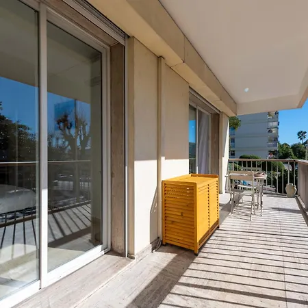 2-br With Terrace Near Centre * Cannes