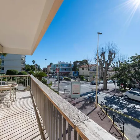 Apartment 2-br With Terrace Near Centre Cannes