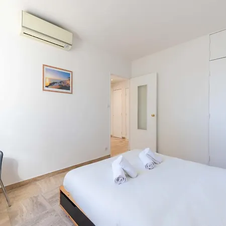 2-br With Terrace Near Centre * Cannes